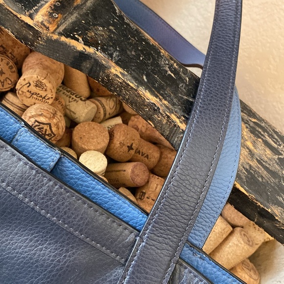 Coach Embossed horse and carriage tote - Picture 10 of 13